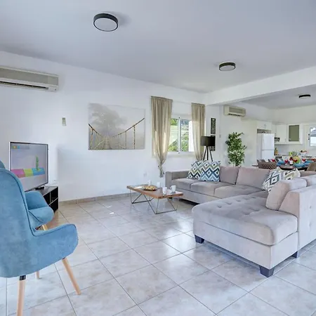 Oforo Selene - Stunning 4 Bedroom - By Fig Tree Bay - Sea Views Villa Protaras