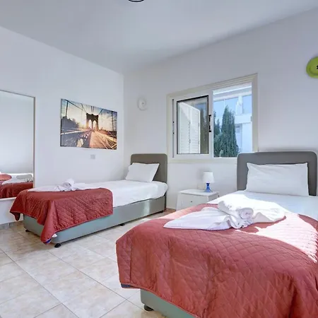 Oforo Selene - Stunning 4 Bedroom - By Fig Tree Bay - Sea Views Villa