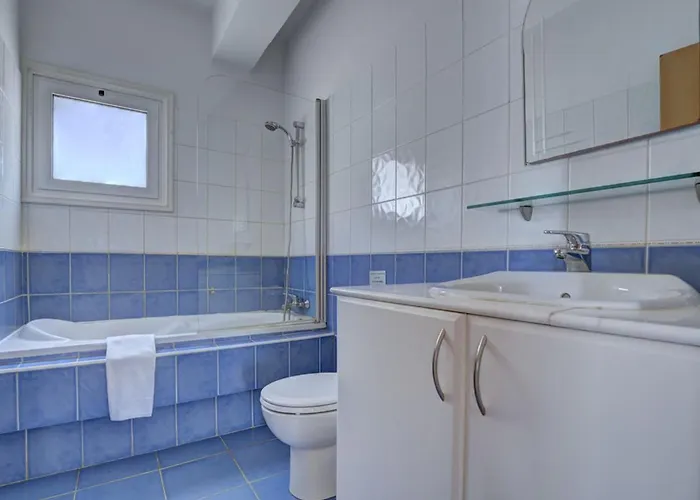 Oforo Selene - Stunning 4 Bedroom - By Fig Tree Bay - Sea View 빌라 프로타라스