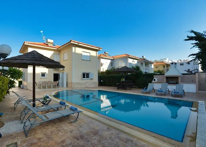 Oforo Selene - Stunning 4 Bedroom - By Fig Tree Bay - Sea View *