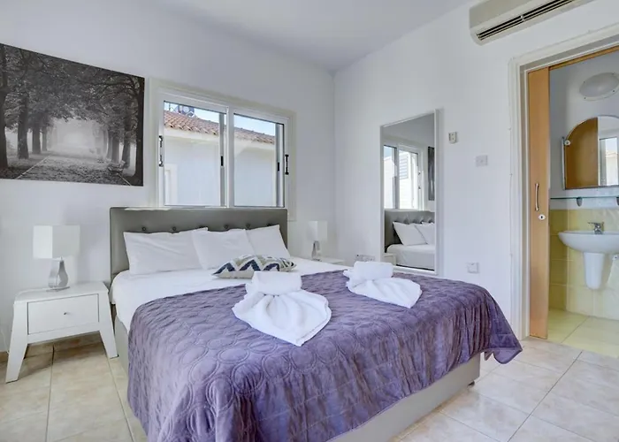 Oforo Selene - Stunning 4 Bedroom - By Fig Tree Bay - Sea View 빌라 *