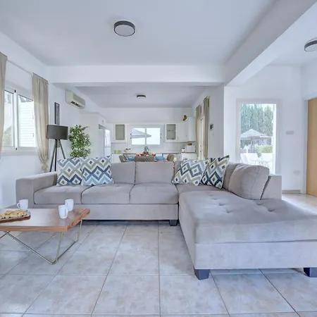 فيلة Oforo Selene - Stunning 4 Bedroom - By Fig Tree Bay - Sea Views بروتاراس